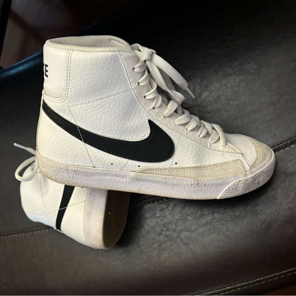 Nike Blazer Mid 77’ sneakers. 👟